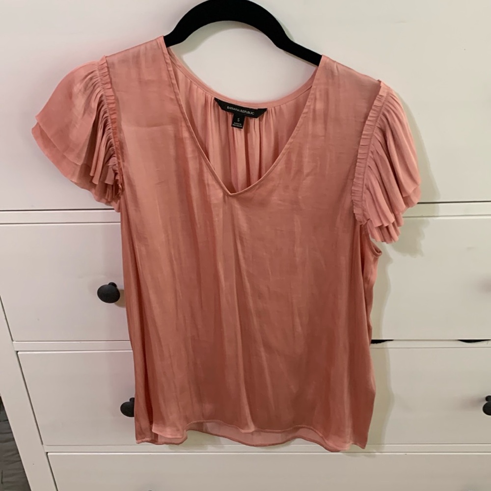 Gorgeous blush blouse! size S. Excellent condition!